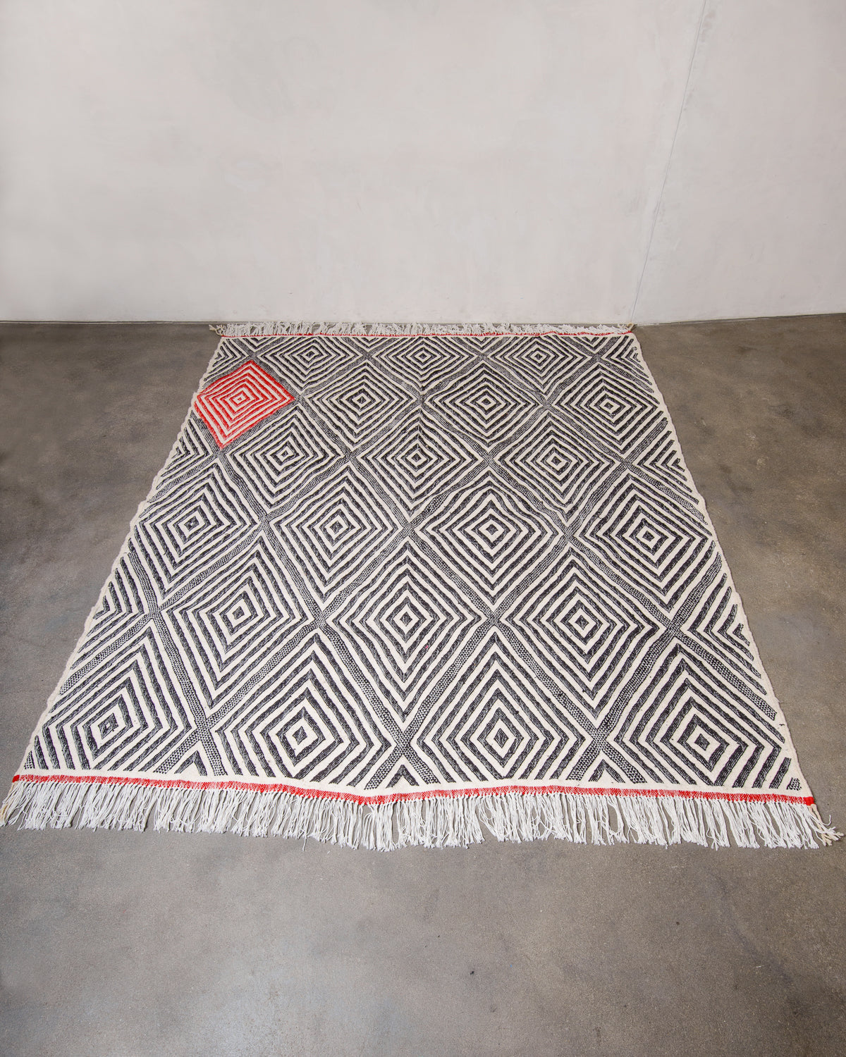 Modern, designer, handcrafted Berber rug from Morocco. Kelim carpet with beautiful designs and robust flat weave. 100% wool.